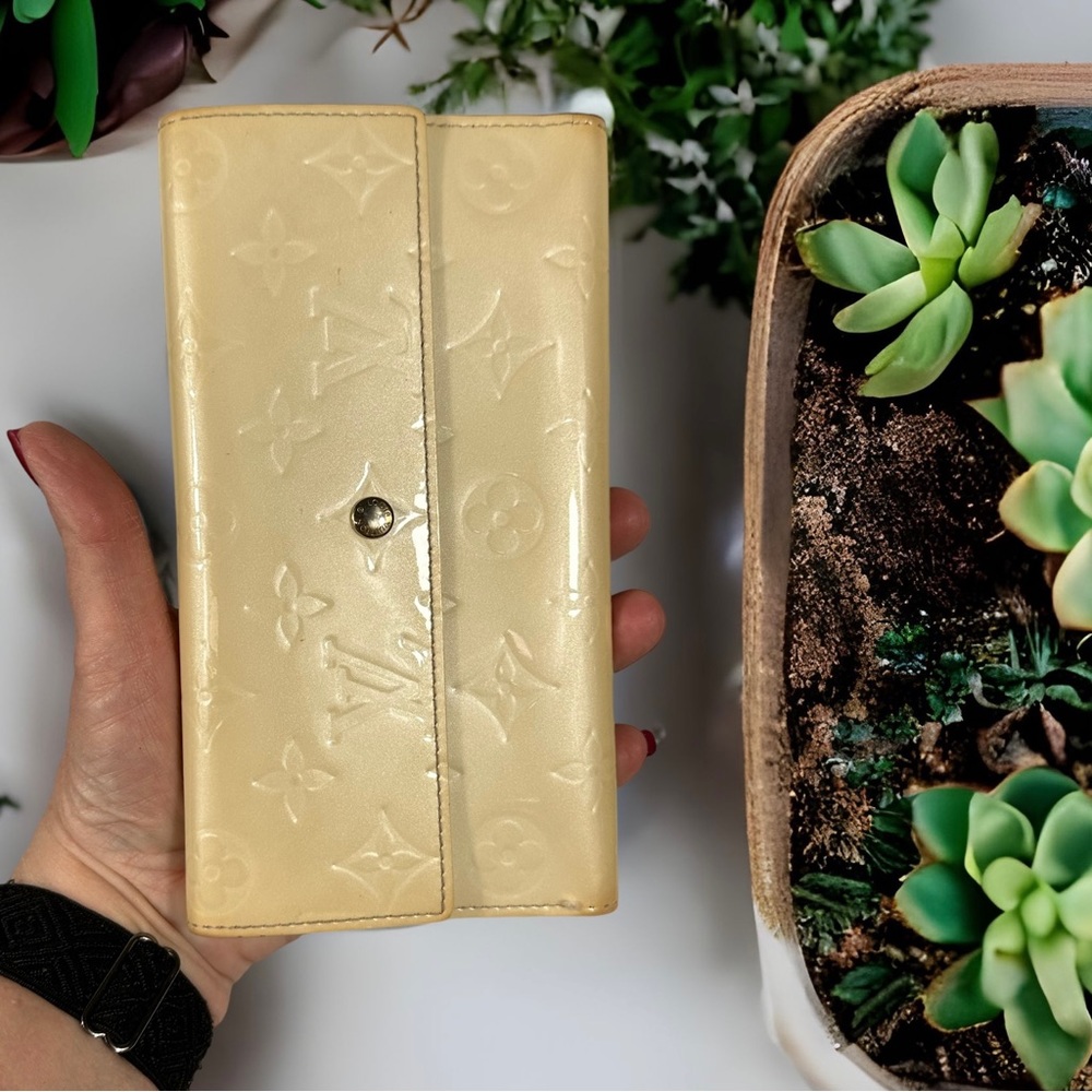 Louis Vuitton Vernis Monogram continental wallet